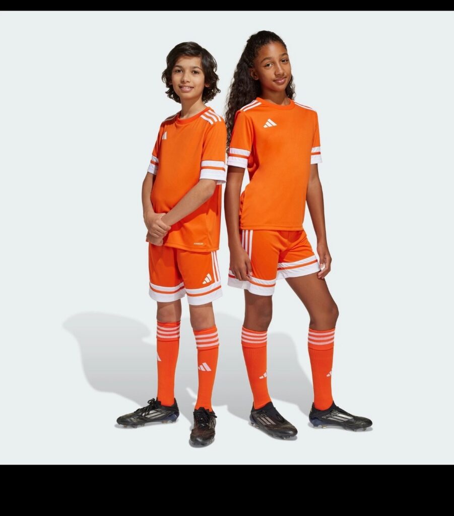 Uniforme de fútbol infantil adidas color naranja