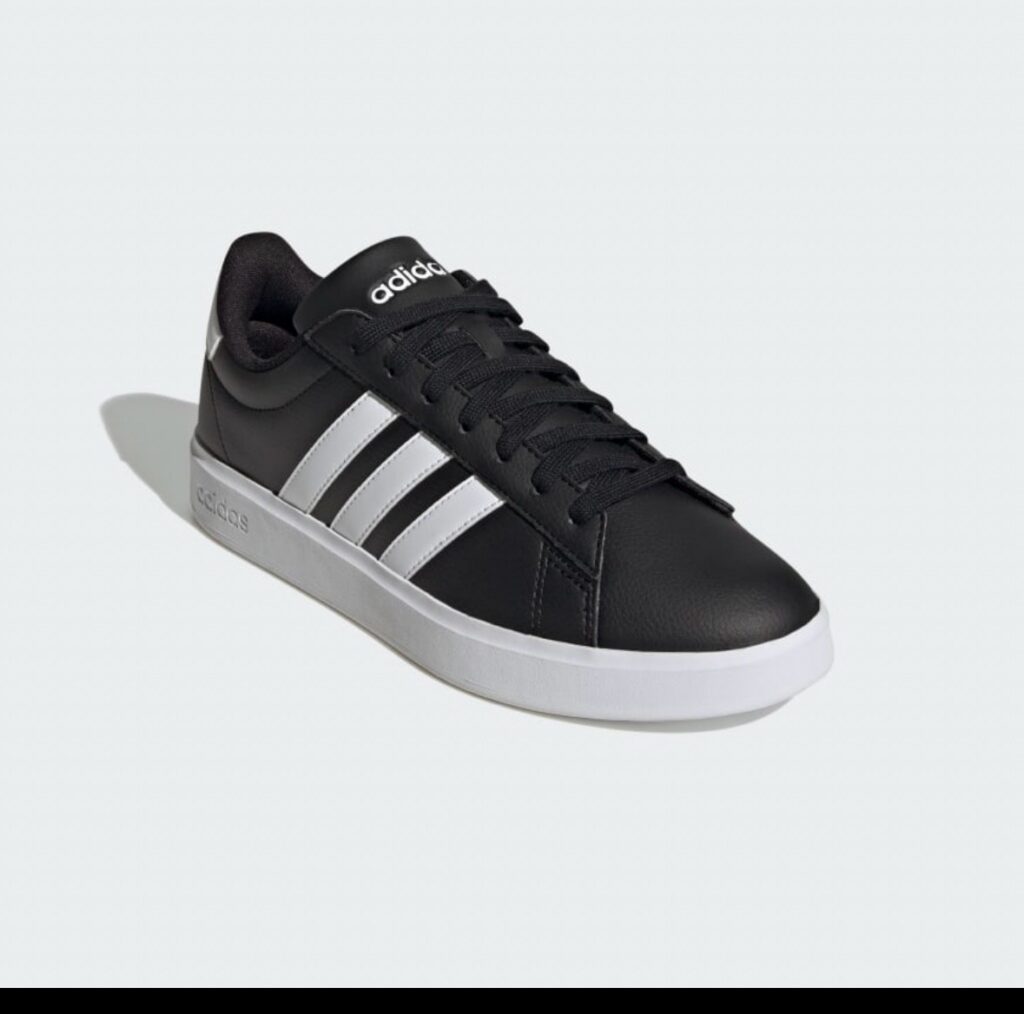 Tenis adidas negro con franjas blancas