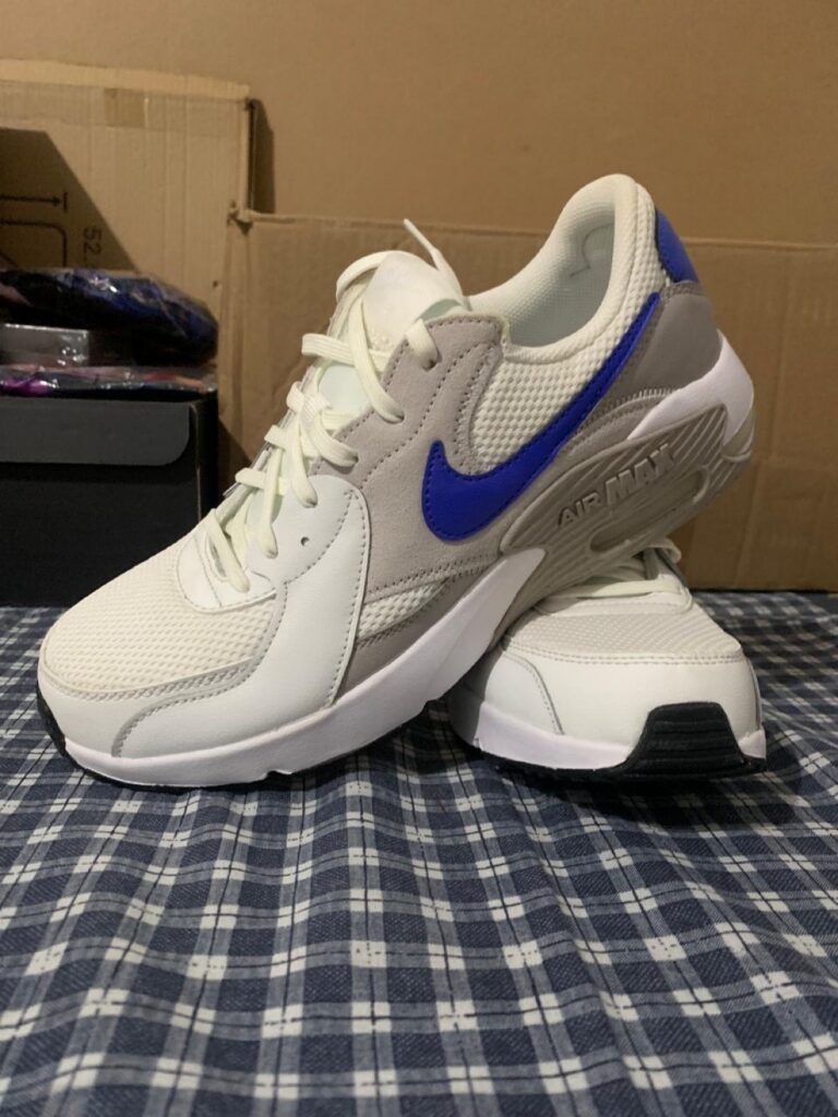 Tenis Nike Air Max blanco con azul
